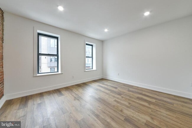 Building Photo - 1828 S 5th St