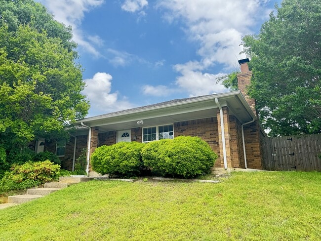 Building Photo - 2800 Shady Grove Dr