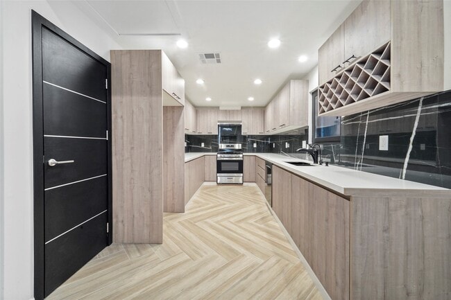 Building Photo - 2438 Carriage Lamp Ln