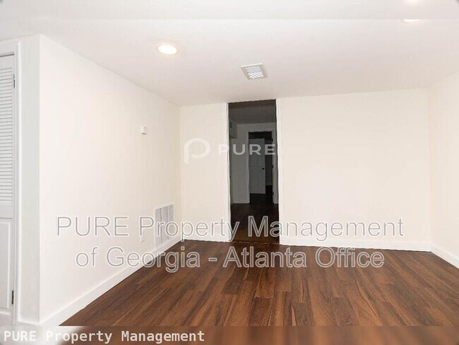 Building Photo - 1138 Gerald Pl SW