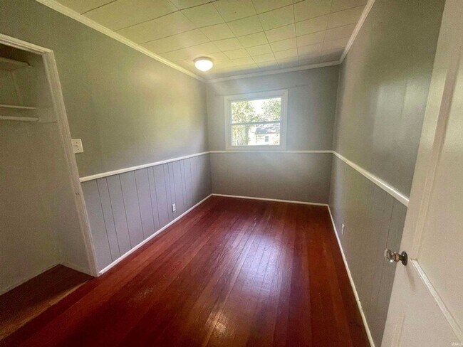 Building Photo - 416 S Eastside Dr