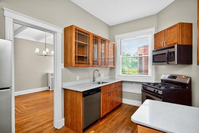Flat 102 Kitchen - Clermont Condominiums