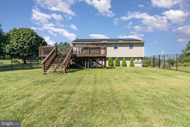 Building Photo - 1145 Highland Dr
