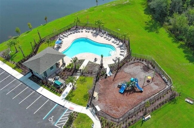 Building Photo - 2739 Skyline Lp