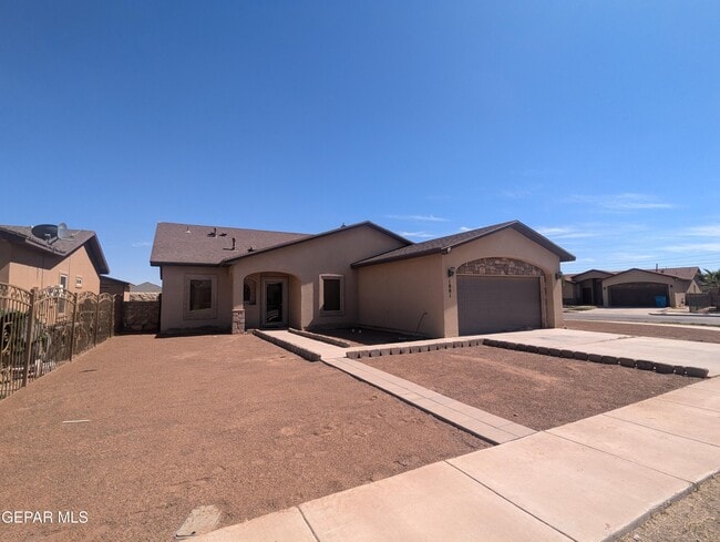 Building Photo - 1001 Half Moon Pass