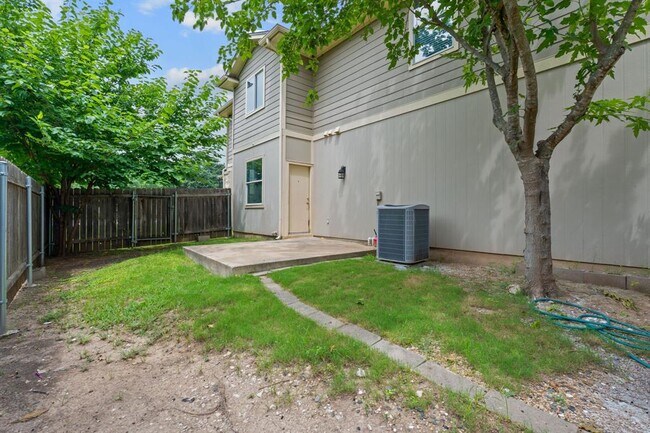 Building Photo - 14517 Harris Ridge Blvd