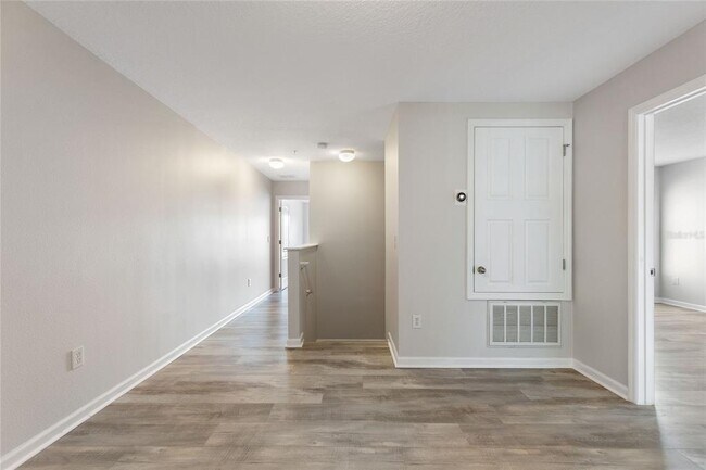 Building Photo - 1220 Priory Cir