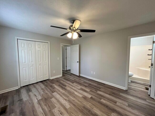 Building Photo - 3 Bed & 2 Bath House in White House | Pet-...