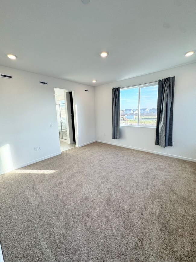 Building Photo - BRAND NEW 5 Bedrooms 3 Full Baths Solar Included Blossom Plan at Lilly Community SEE VIDEO