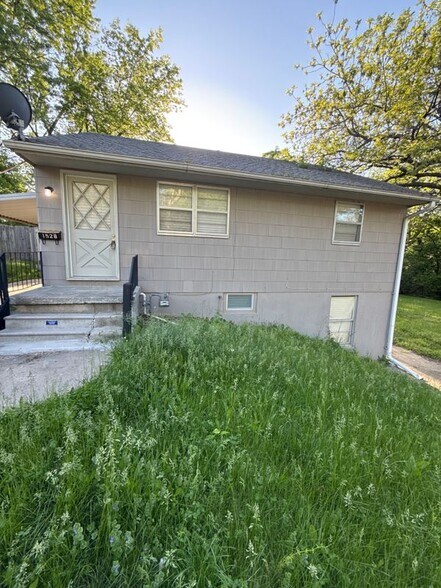 Primary Photo - 1528 S Vermont Ave
