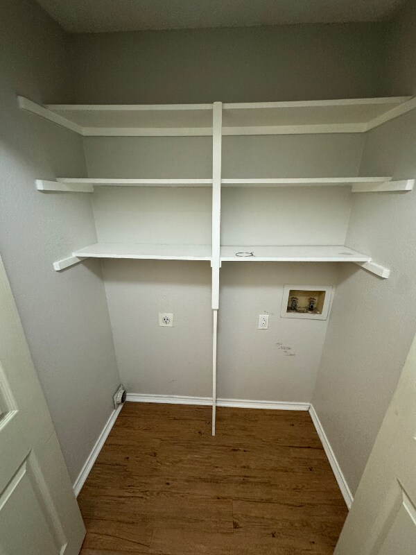 Building Photo - 3905 Picato Dr