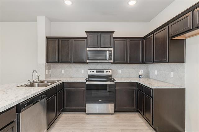 Building Photo - 2216 Canongate Dr