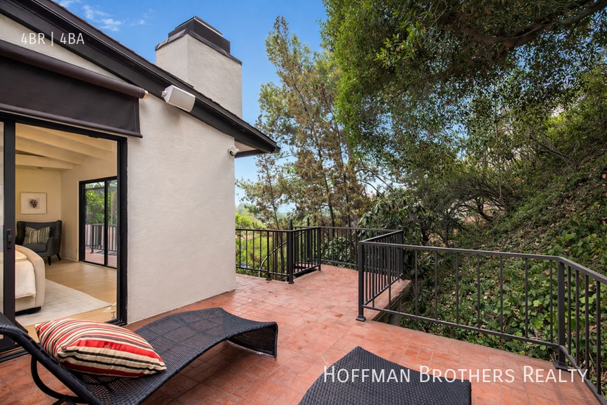 Building Photo - 9305 Beverlycrest Dr