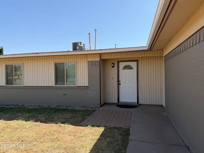 Building Photo - 10429 Persephone Dr