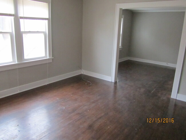 Building Photo - NICE Duplex for Rent close to Midtown and ...