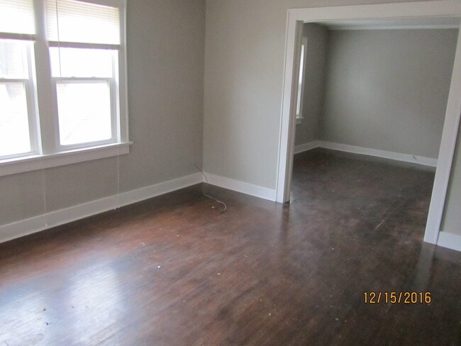 Building Photo - NICE Duplex for Rent close to Midtown and the Plaza District 2-bed & 1-bed available