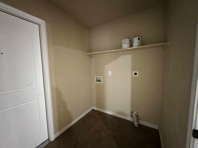 Building Photo - 601 W Little Dipper Dr