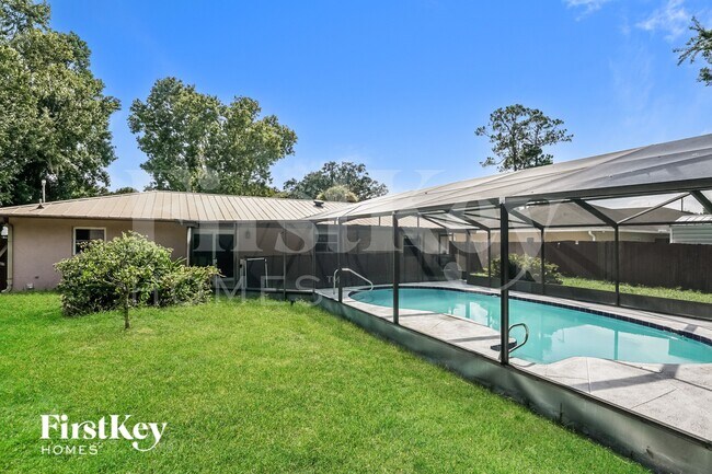Building Photo - 3017 Vista Palm Dr
