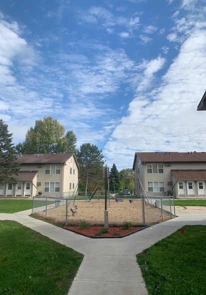 Building Photo - Itasca Apartments