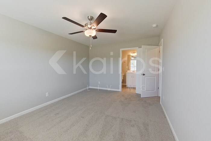 Building Photo - 908 Silent Barge Cv