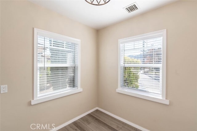 Building Photo - 807 E Chevy Chase Dr
