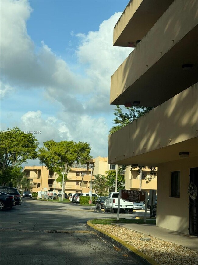 Building Photo - 8415 SW 107th Ave