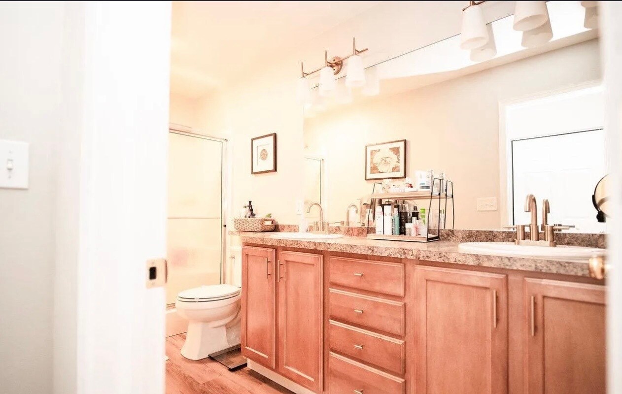 Building Photo - 2080 Deer Run Dr