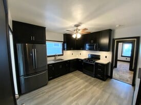 Building Photo - 40 Saint Florian St