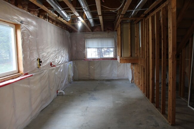 Building Photo - Charming 2BR/2BA Townhome in Prime Location