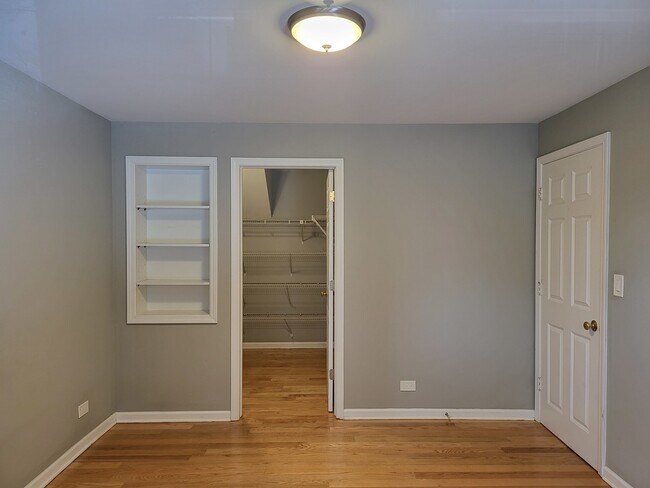 Building Photo - 2403 W Flournoy St