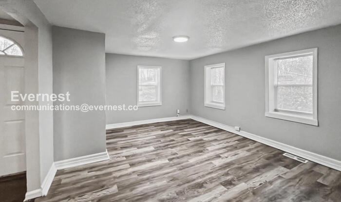 Building Photo - 700 S Savage St