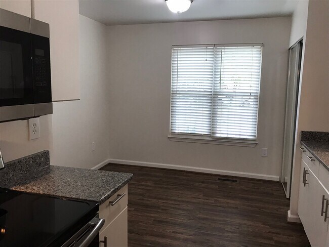 2 Kitchen c - 5860 Wood Flower Ct