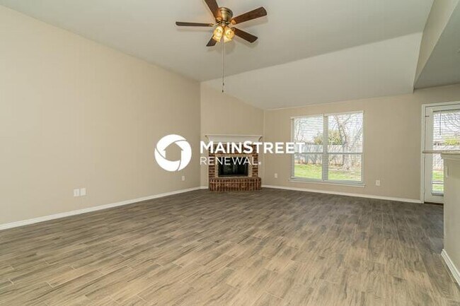 Building Photo - 3 Bedroom Pet-Friendly Home in ARLINGTON, TX with Main Street Renewal