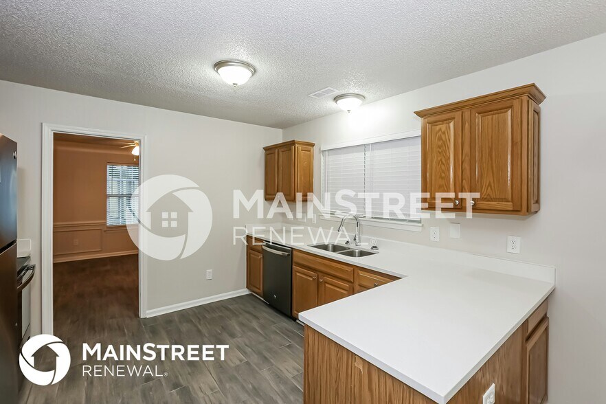 Building Photo - 3330 Crescent Knoll Dr