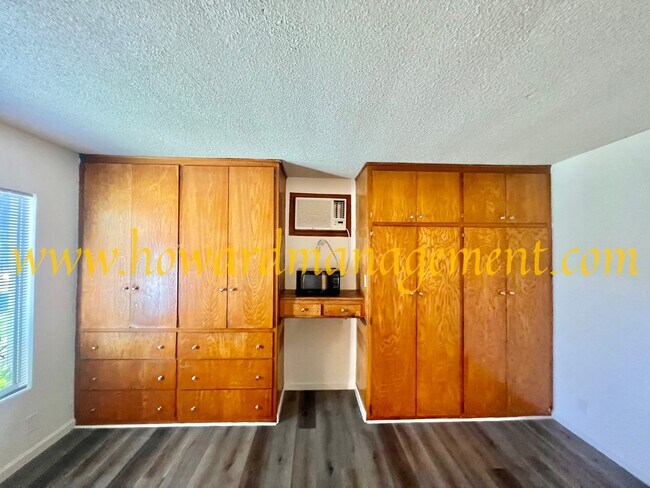 Interior Photo - 845 Bedford