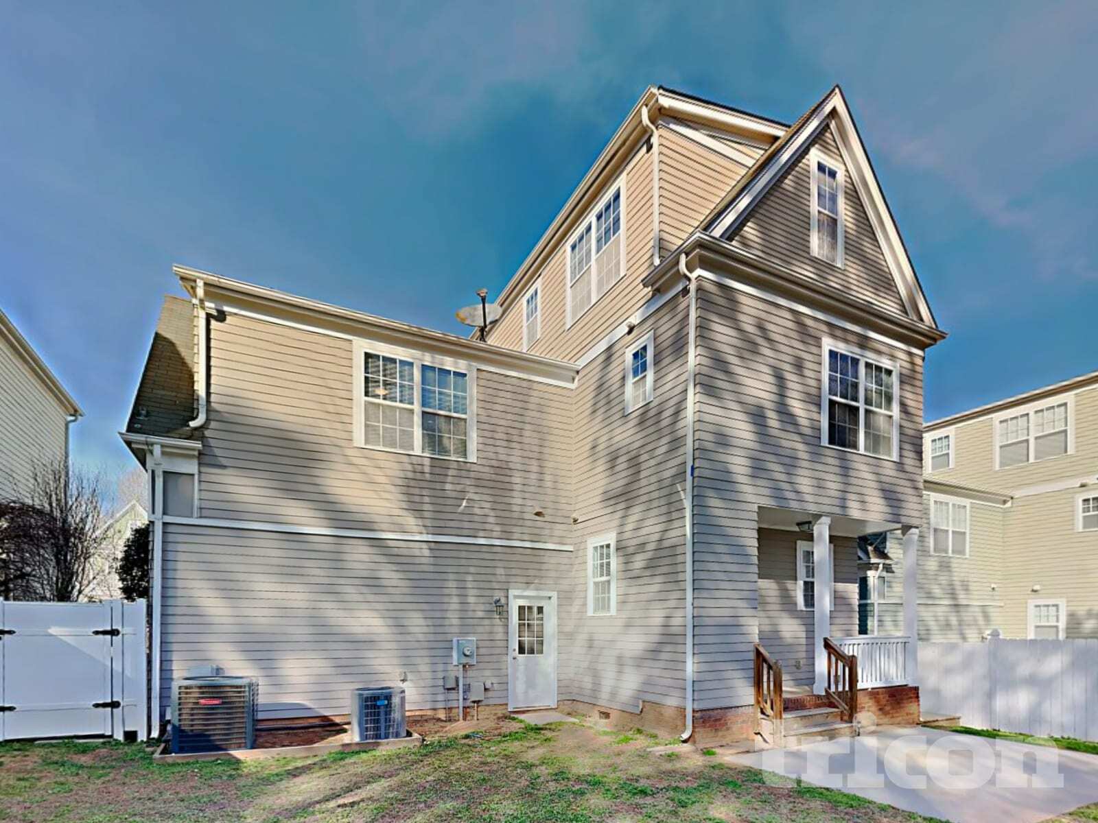 Building Photo - 150 E Morehouse Ave