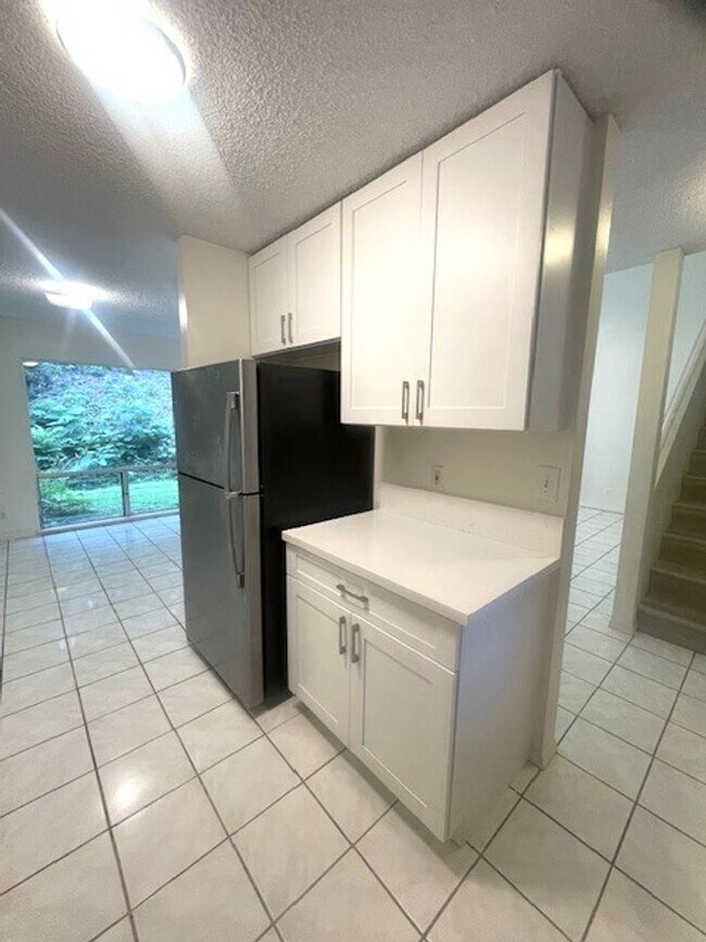 Building Photo - Beautiful 4 bed/ 2 bath/ 2 parking In Kaneohe