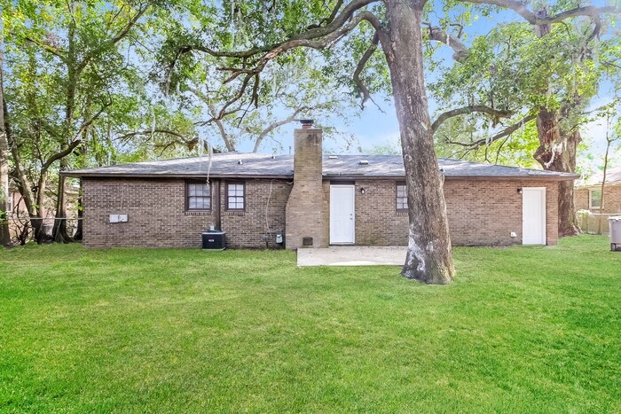 Building Photo - 7720 Mendelwood Dr