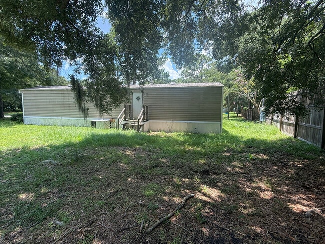 Building Photo - 3840 US-17