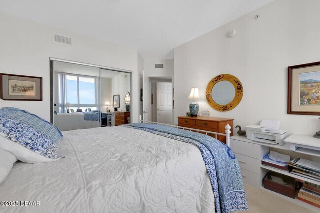 Building Photo - 231 Riverside Dr