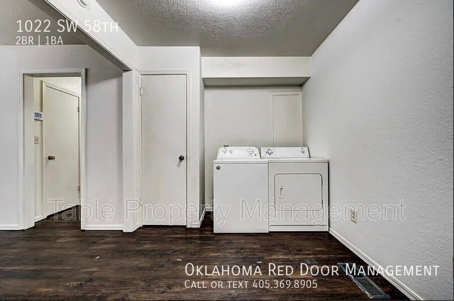 Building Photo - 1022 SW 58th St
