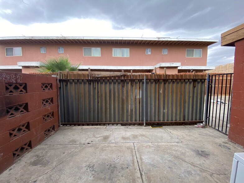 Building Photo - 2812 Marlin Ave