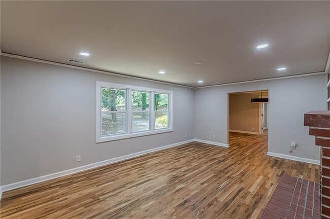 Building Photo - 1624 Dodson Dr SW