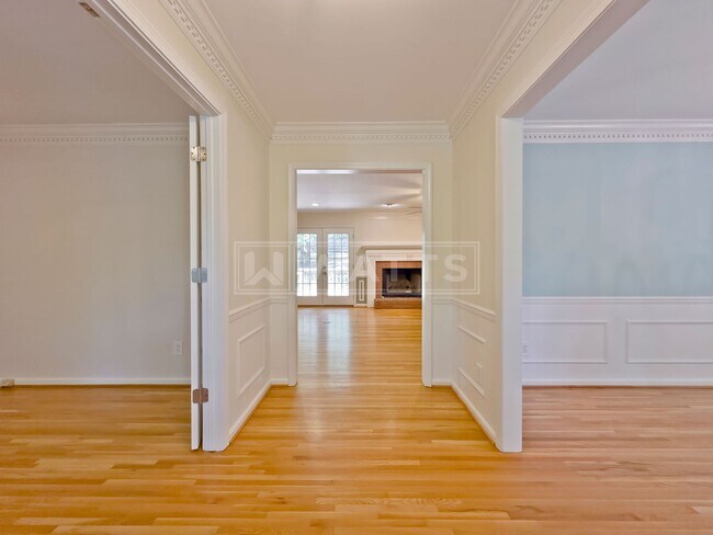 Building Photo - 4 Bedroom, 4.5 Bath Home in Heart of Hoover