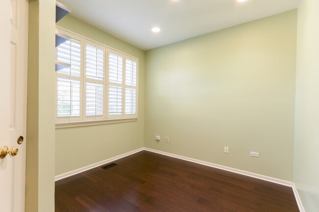 Building Photo - 2973 Kentshire Cir