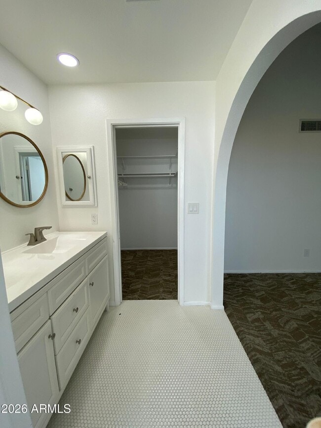 Building Photo - 1055 N Recker Rd