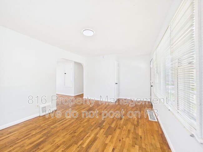 Building Photo - 10323 East 20th St S