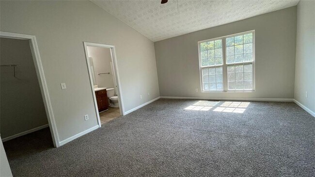 Building Photo - 1708 Redan E