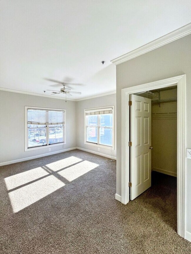 Building Photo - Lovely 1 Bed & 1.5 Bath Condo in Nashville...