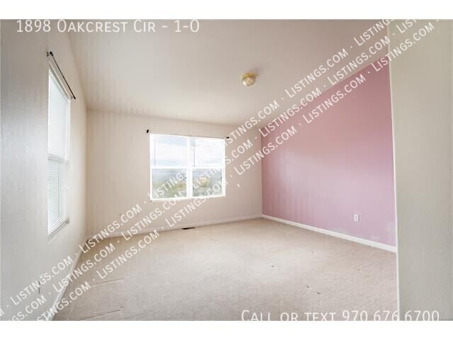 Building Photo - 1898 Oakcrest Cir